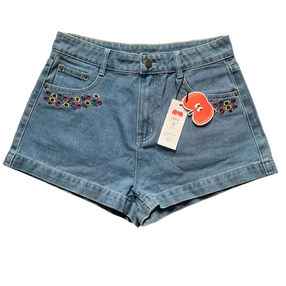 NWT Cider Floral Embroidered Light Wash Shorts M - Picture 1 of 7